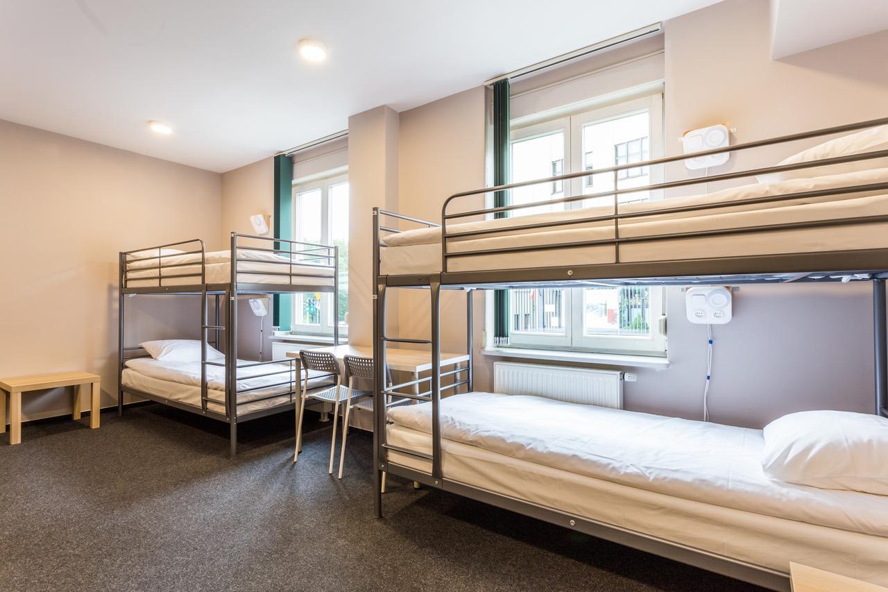 Greenwood Hostel Centrum ワルシャワ エクステリア 写真