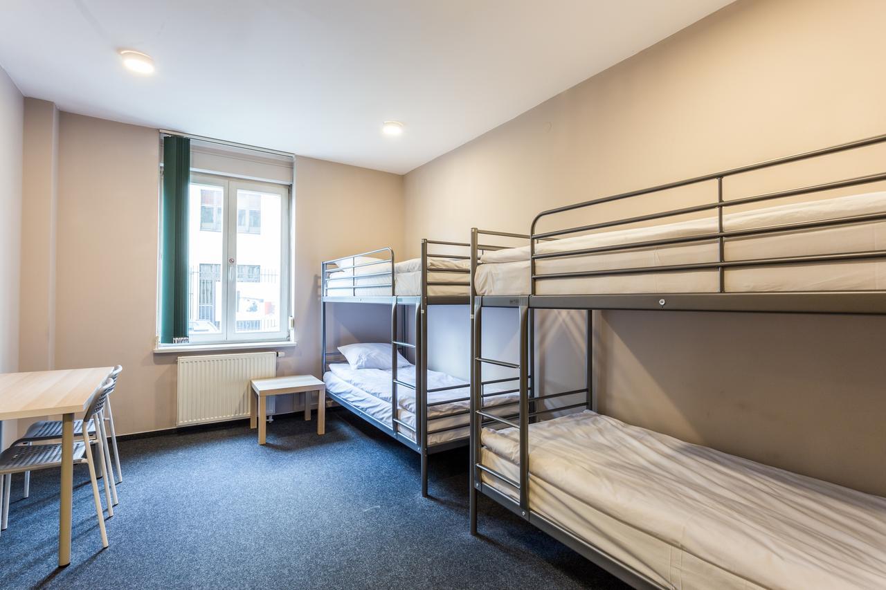 Greenwood Hostel Centrum ワルシャワ エクステリア 写真